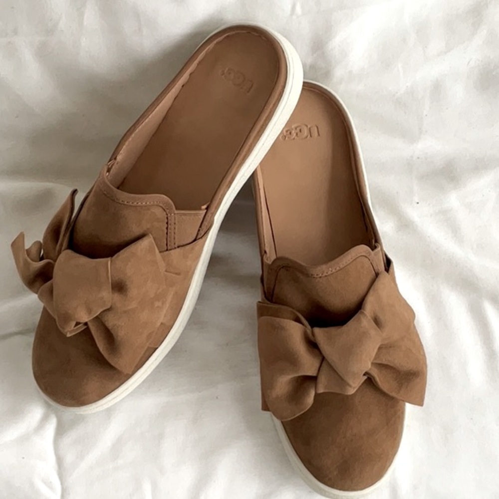 UGG Lucy Bow Slip-On Suede Slide. Size 11